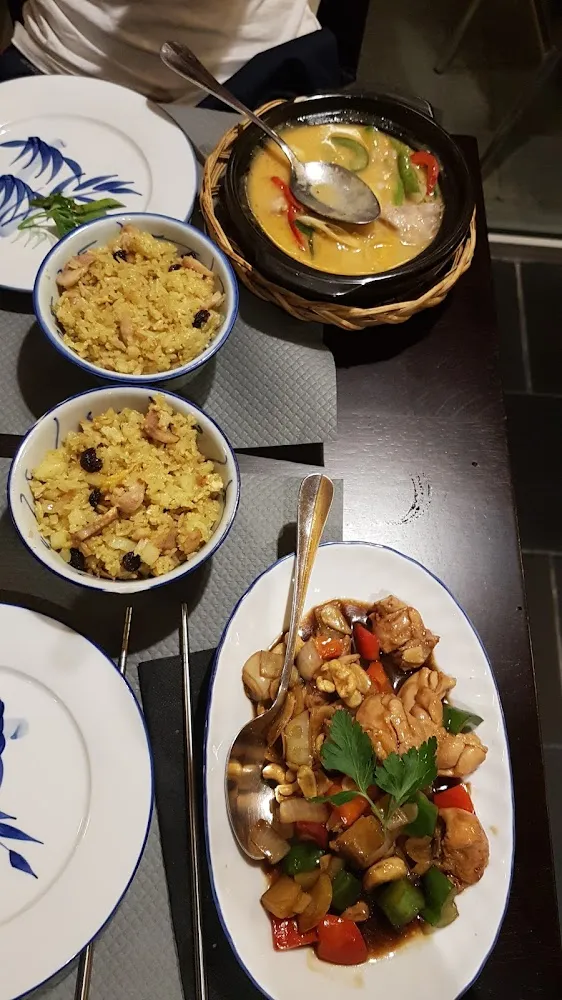 Poulet Thaï Rouge Et Poulet Amandes Et 2 Riz Curry